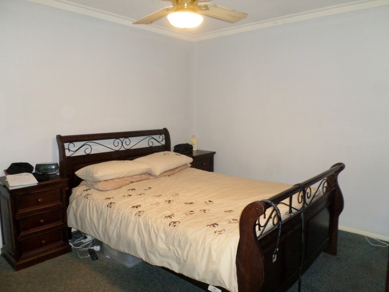 27 Burrowa Street, Armadale WA 6112