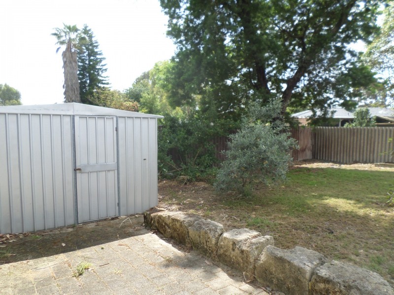 27 Burrowa Street, Armadale WA 6112