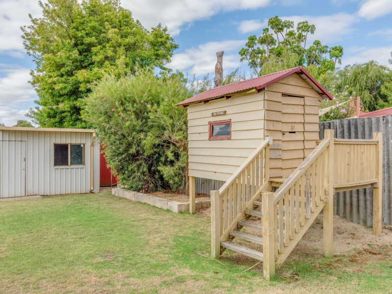 37 Winchester Road, Armadale WA 6112