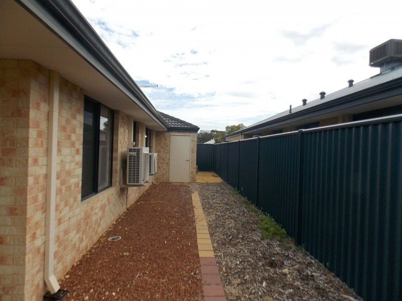 12 Gingerale Circle, Byford WA 6122