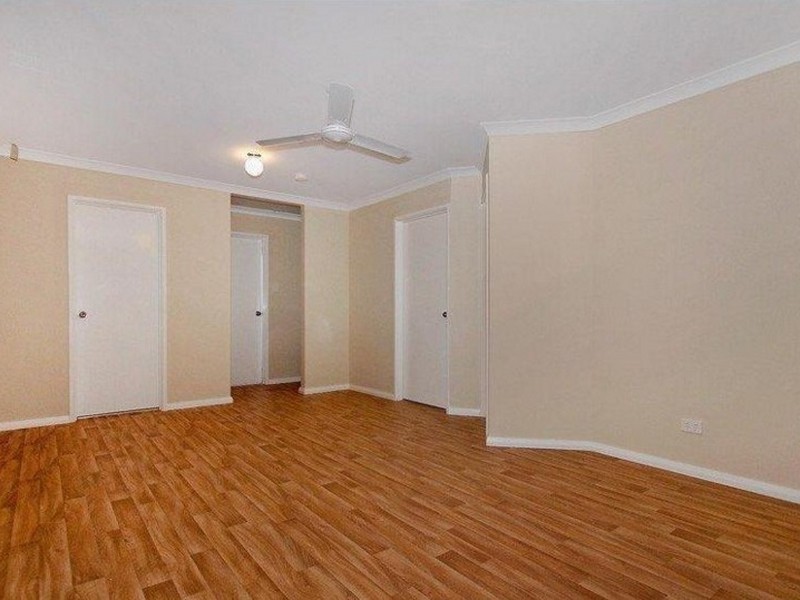 142 Seville Drive, Seville Grove WA 6112