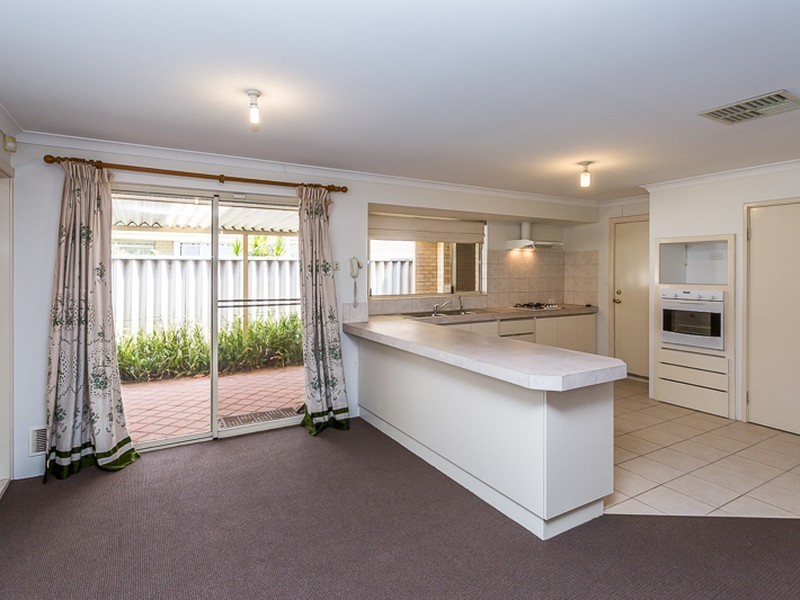 34 Lakehurst Way, Atwell WA 6164