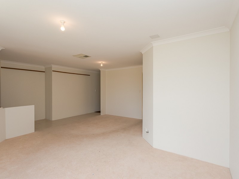 34 Lakehurst Way, Atwell WA 6164