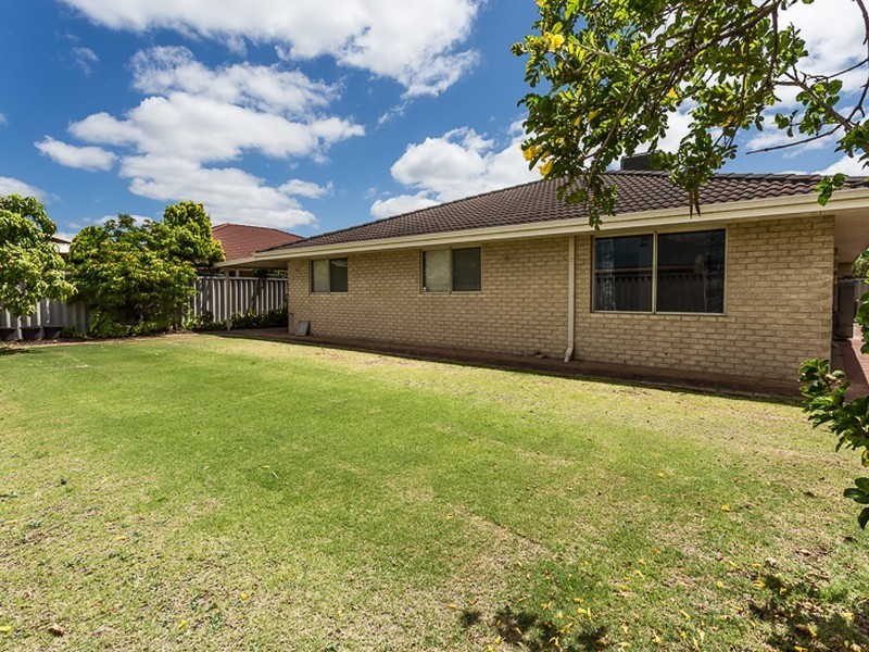 34 Lakehurst Way, Atwell WA 6164