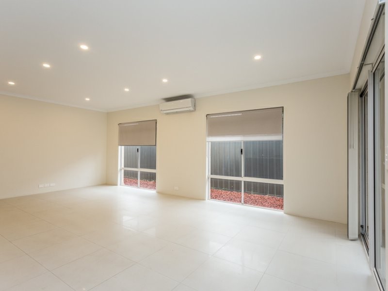 12 Jindabyne Street, Hilbert WA 6112