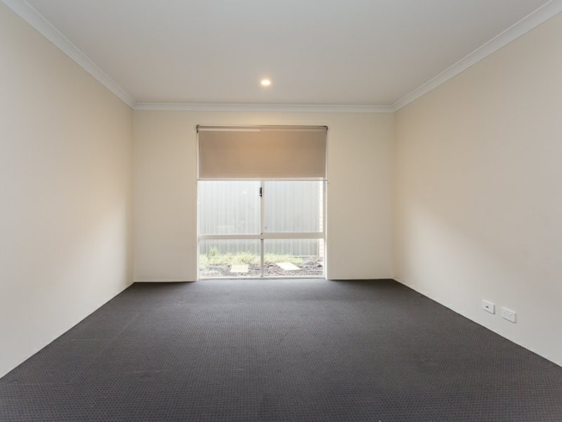 12 Jindabyne Street, Hilbert WA 6112