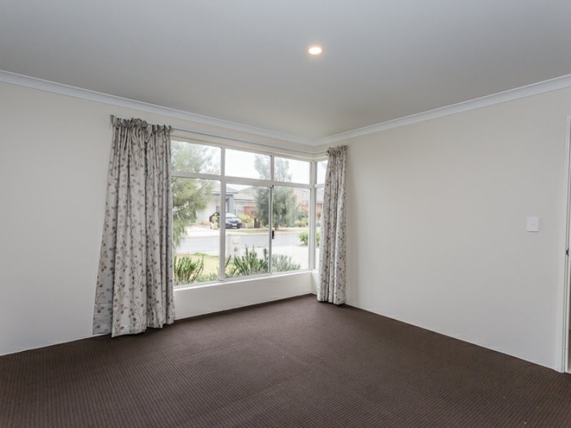 12 Jindabyne Street, Hilbert WA 6112