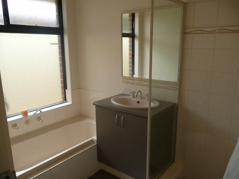 16 Milano Loop, Seville Grove WA 6112