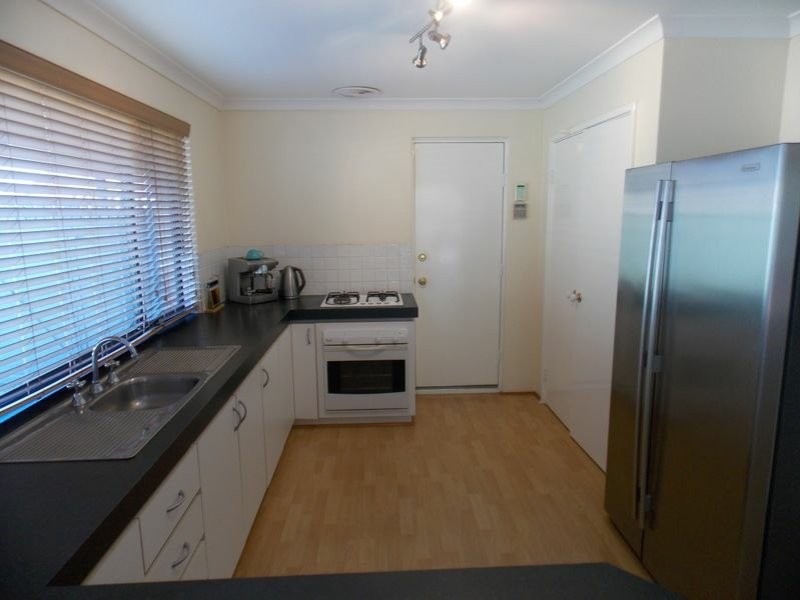 10 Jakovich Circuit, Atwell WA 6164