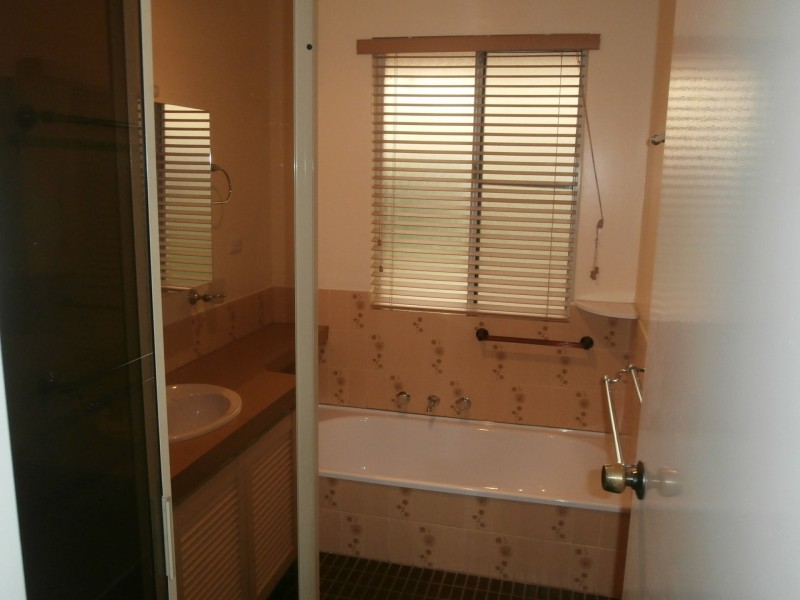 4 Westminster Court, Armadale WA 6112