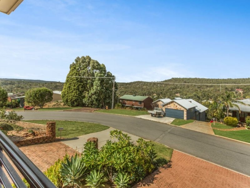 3 Jade Street, Mount Richon WA 6112
