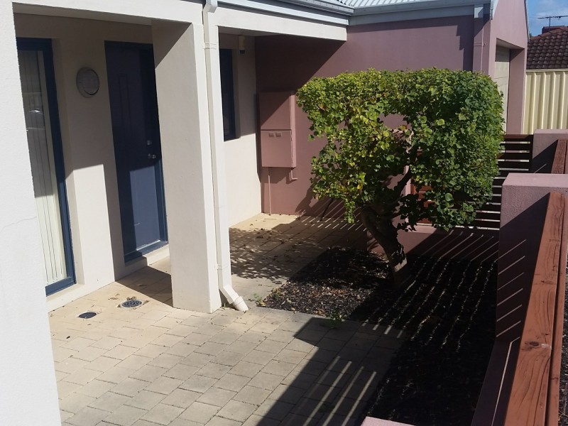 Villa 4/17 Sinclair Street, Armadale WA 6112