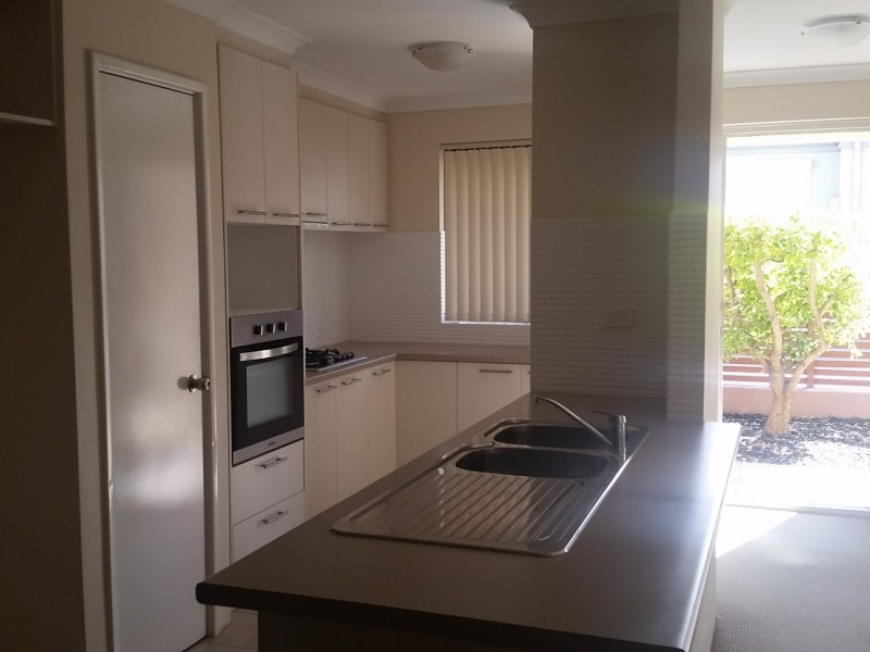 Villa 4/17 Sinclair Street, Armadale WA 6112