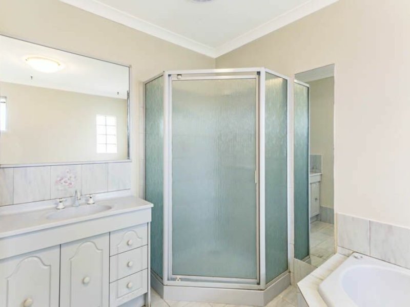 10 Pigott Street, Armadale WA 6112