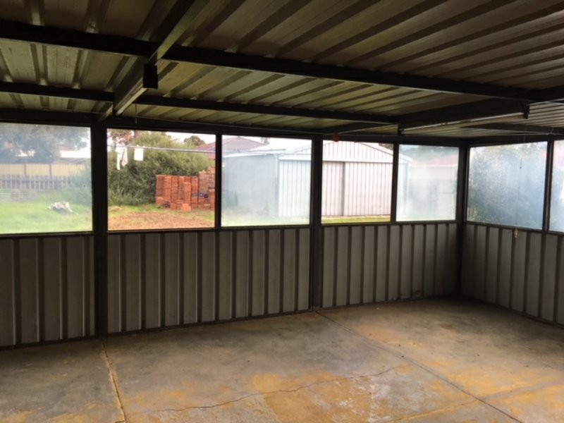 8 Cull Court, Armadale WA 6112