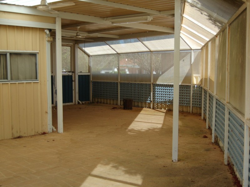 9 Fifth Road, Armadale WA 6112