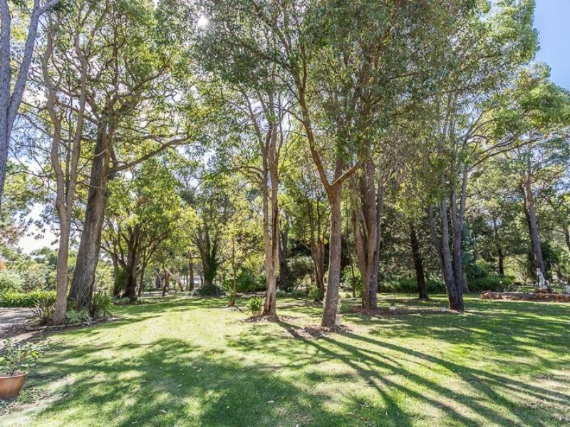 685 Albany Highway, Bedfordale WA 6112