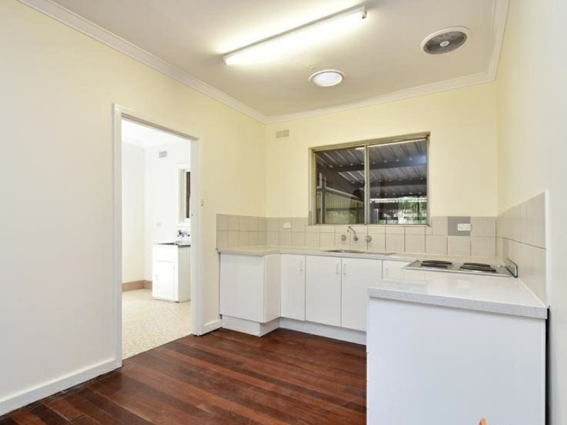 21 Badbury Road, Armadale WA 6112