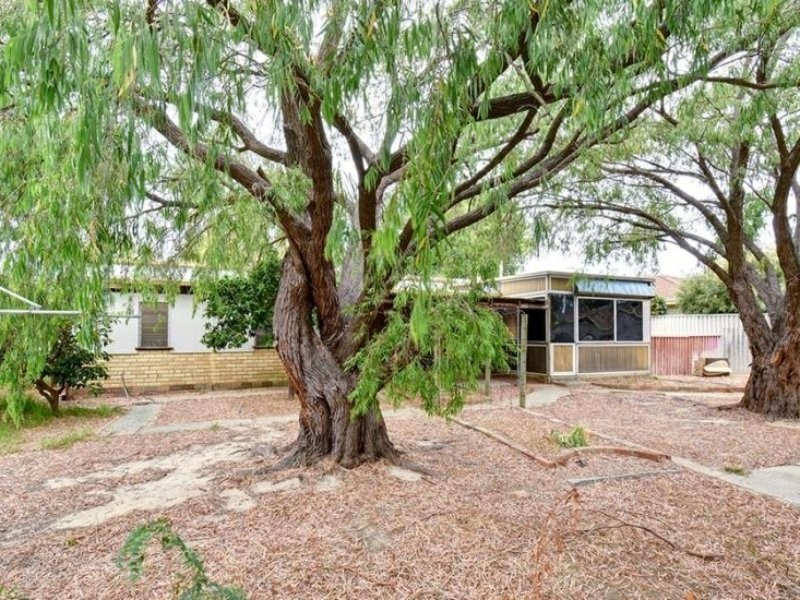 21 Badbury Road, Armadale WA 6112