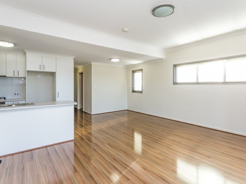 3/30 Malata Crescent, Success WA 6164