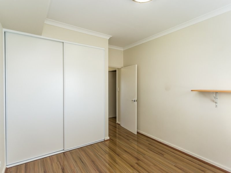 3/30 Malata Crescent, Success WA 6164