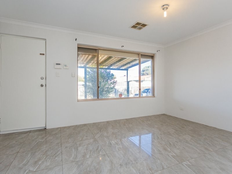 18 Navel Close, Seville Grove WA 6112