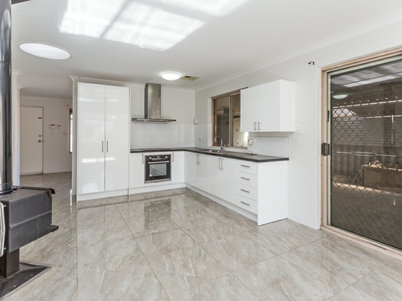 18 Navel Close, Seville Grove WA 6112