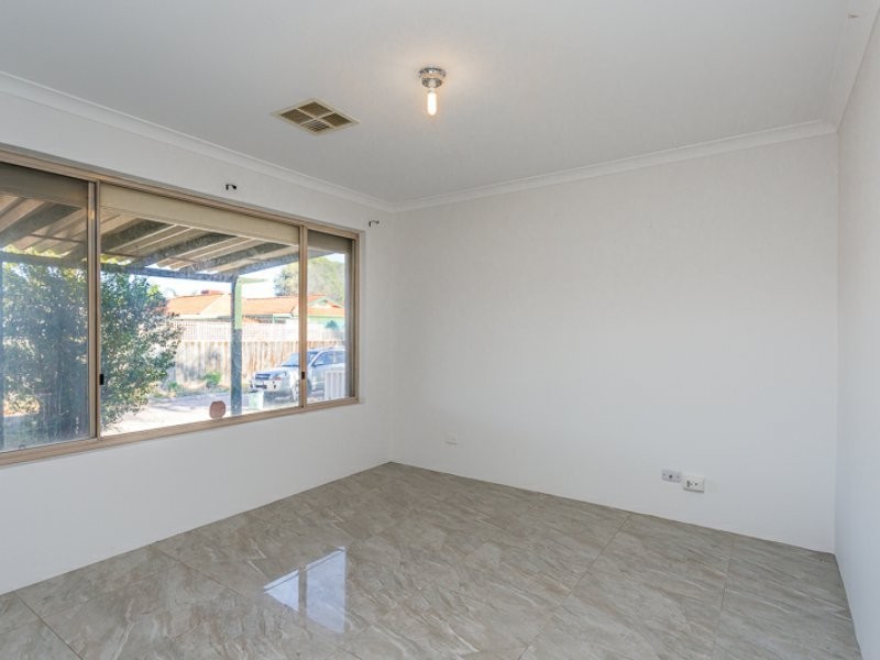 18 Navel Close, Seville Grove WA 6112