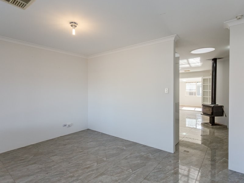 18 Navel Close, Seville Grove WA 6112