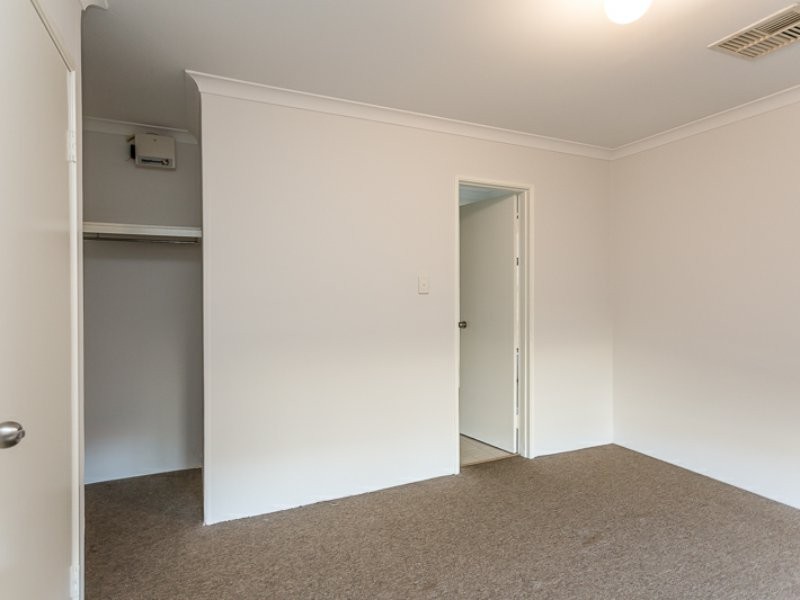 18 Navel Close, Seville Grove WA 6112