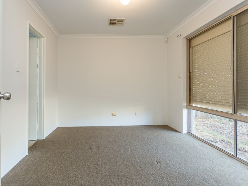 18 Navel Close, Seville Grove WA 6112