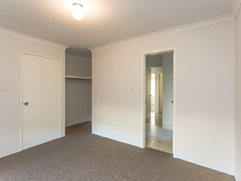 18 Navel Close, Seville Grove WA 6112