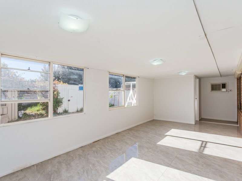 18 Navel Close, Seville Grove WA 6112
