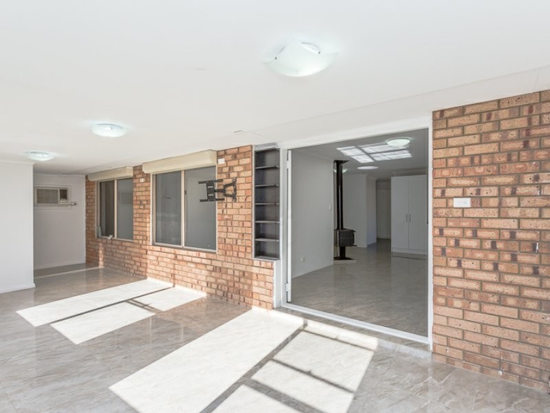 18 Navel Close, Seville Grove WA 6112