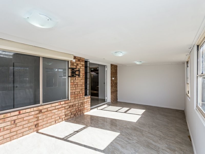 18 Navel Close, Seville Grove WA 6112