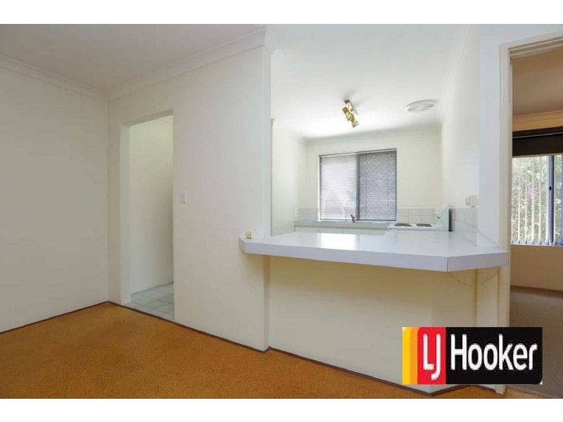 27/2 Pinewood Avenue, Kardinya WA 6163