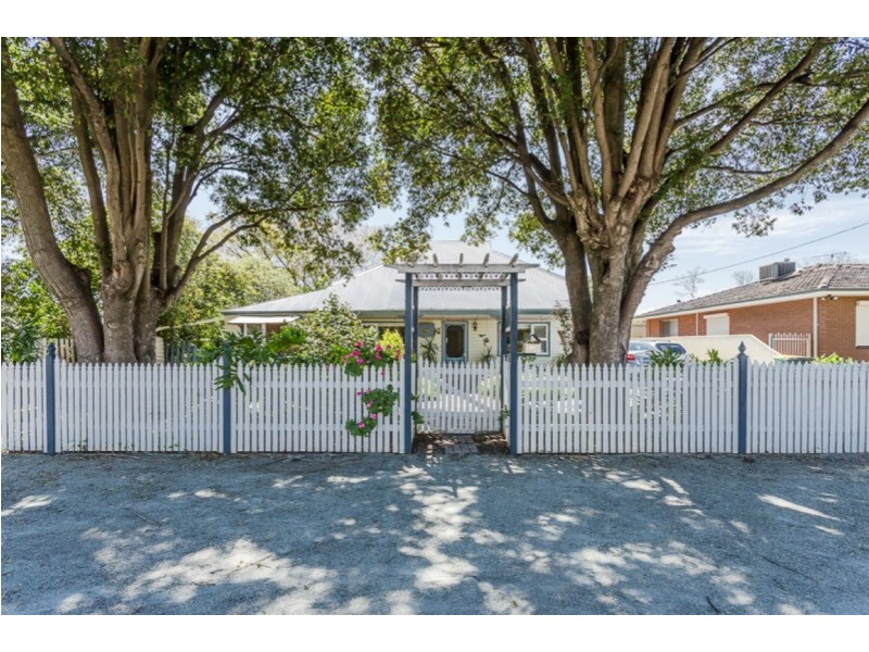 61 Fifth Road, Armadale WA 6112