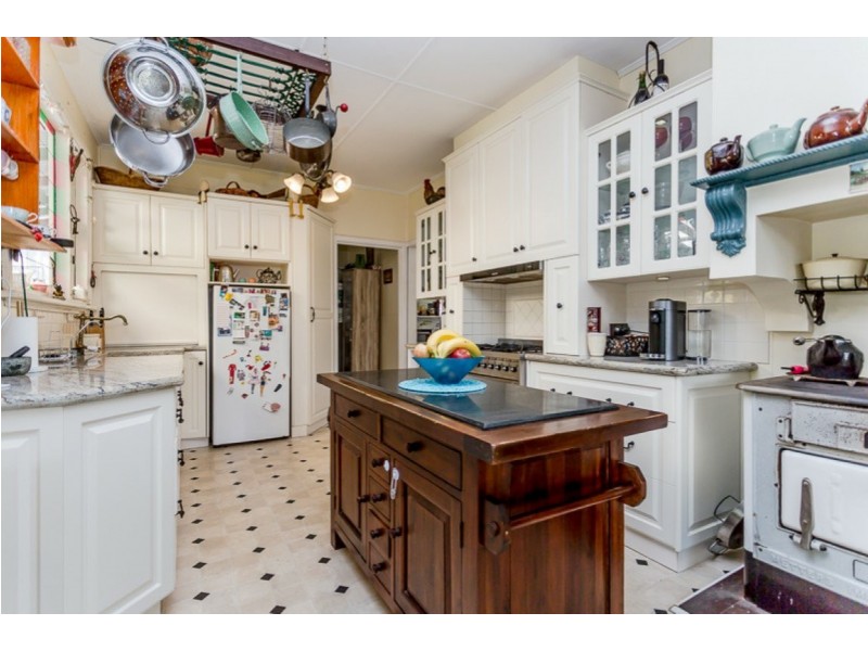 61 Fifth Road, Armadale WA 6112