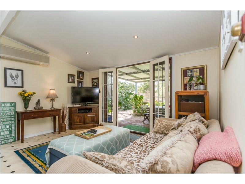 61 Fifth Road, Armadale WA 6112