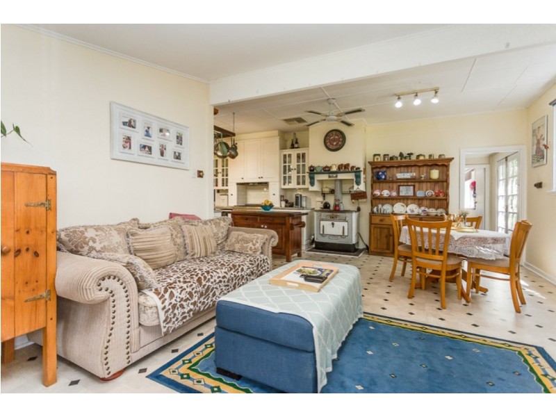 61 Fifth Road, Armadale WA 6112