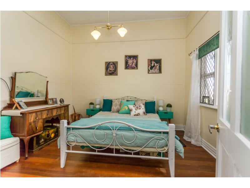 61 Fifth Road, Armadale WA 6112