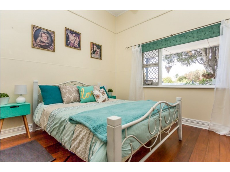 61 Fifth Road, Armadale WA 6112