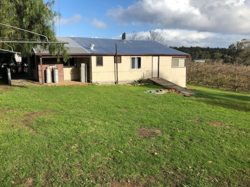 25 Farina Road, Jarrahdale WA 6124