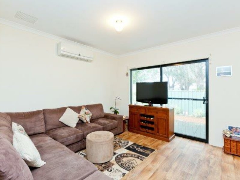 14b Locksley Avenue, Armadale WA 6112