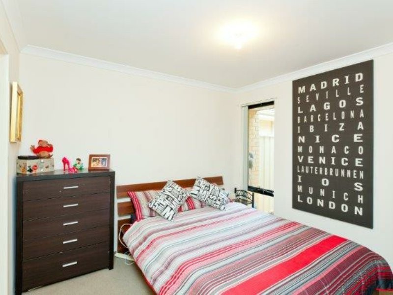 14b Locksley Avenue, Armadale WA 6112