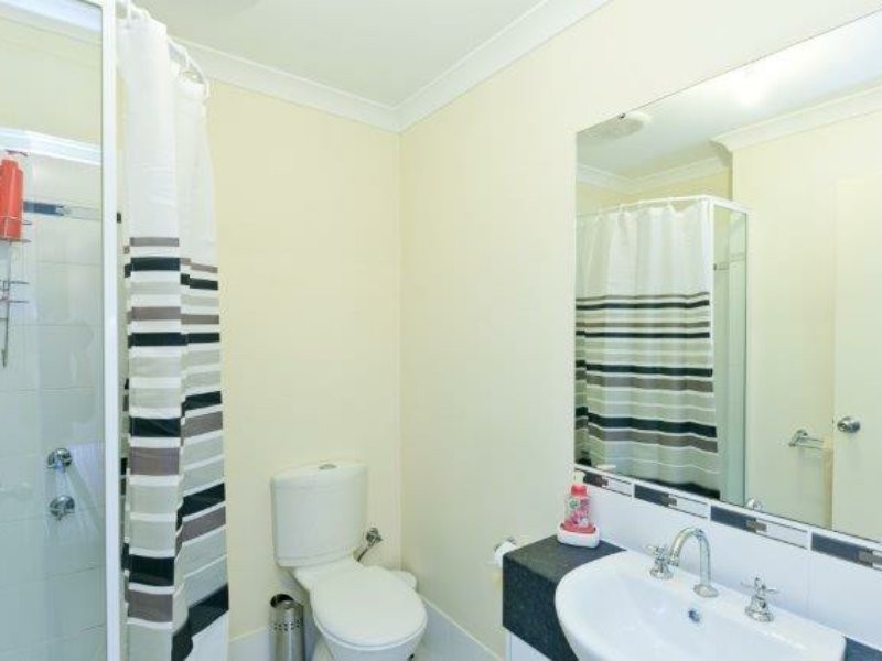 14b Locksley Avenue, Armadale WA 6112