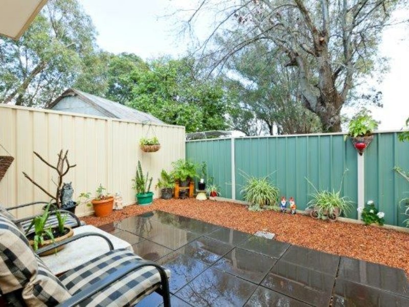 14b Locksley Avenue, Armadale WA 6112