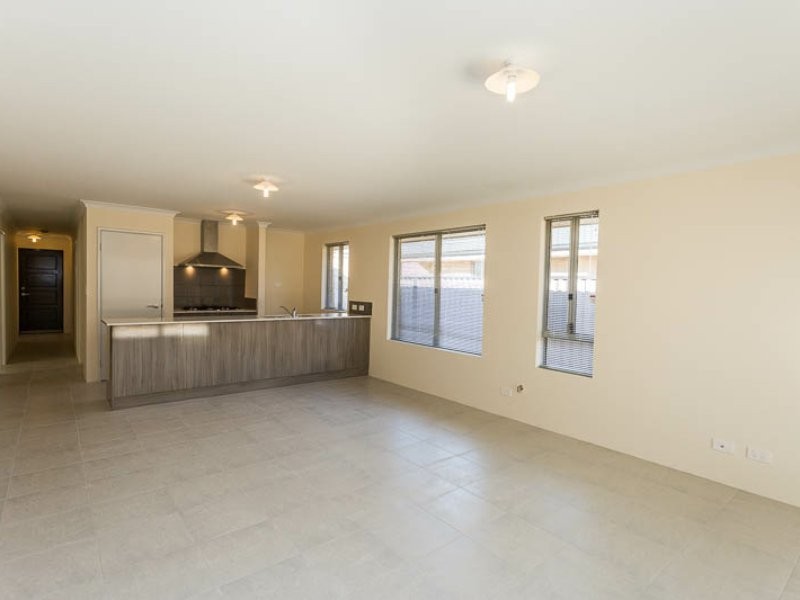 37 Peavey Street, Whitby WA 6123