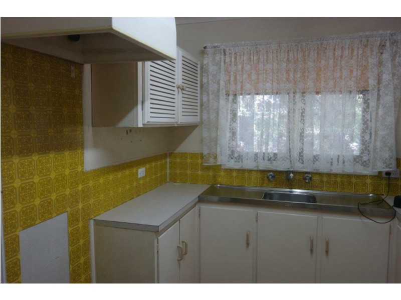 14 Drayton Court, Kelmscott WA 6111