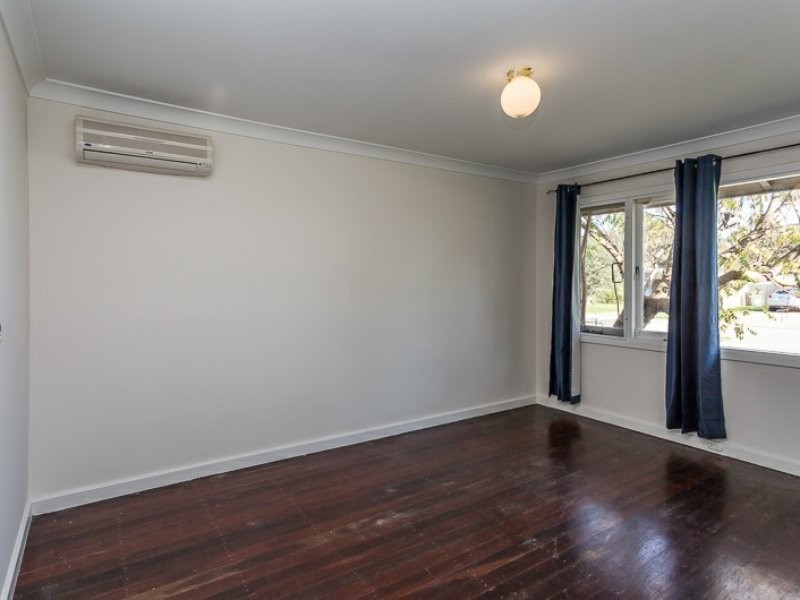 12 Cabarita Road, Armadale WA 6112